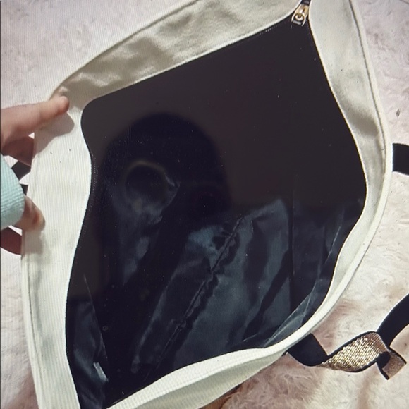 NWOT Victoria's Secret Cream & Gold Tote Bag - Picture 5 of 8